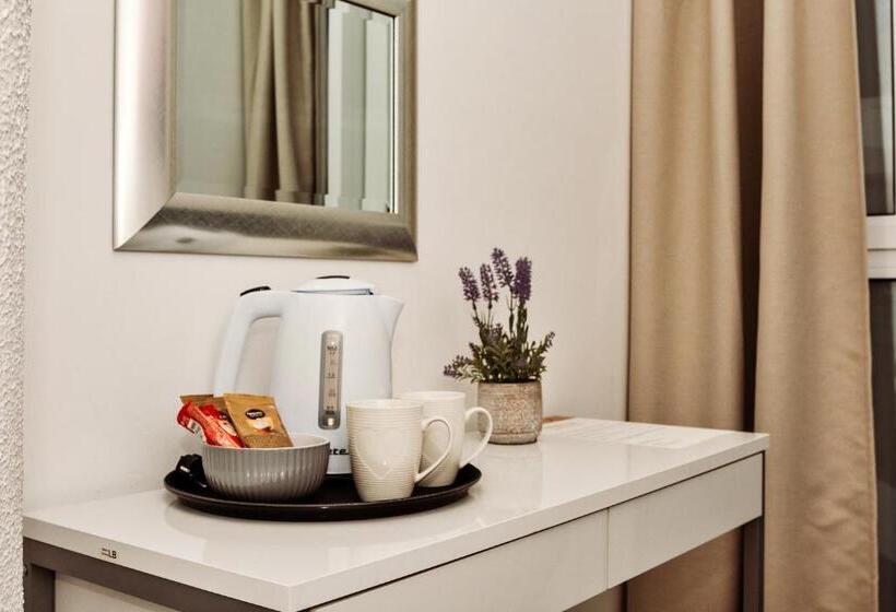 高级大房间, Centrooms Kovac