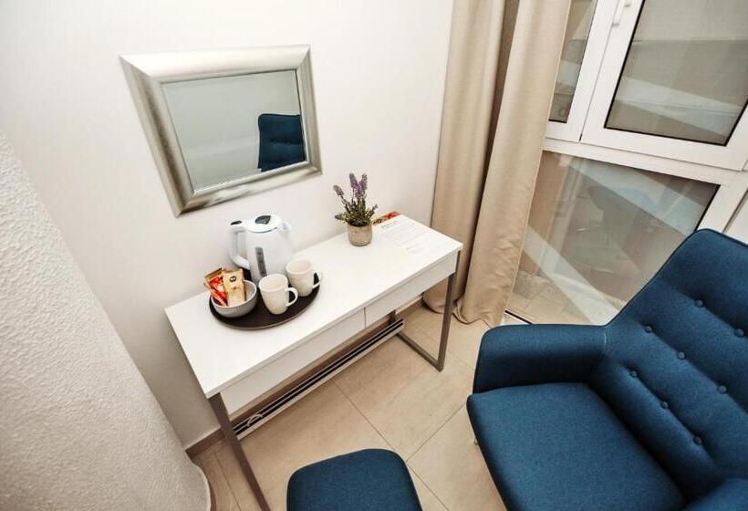 高级大房间, Centrooms Kovac