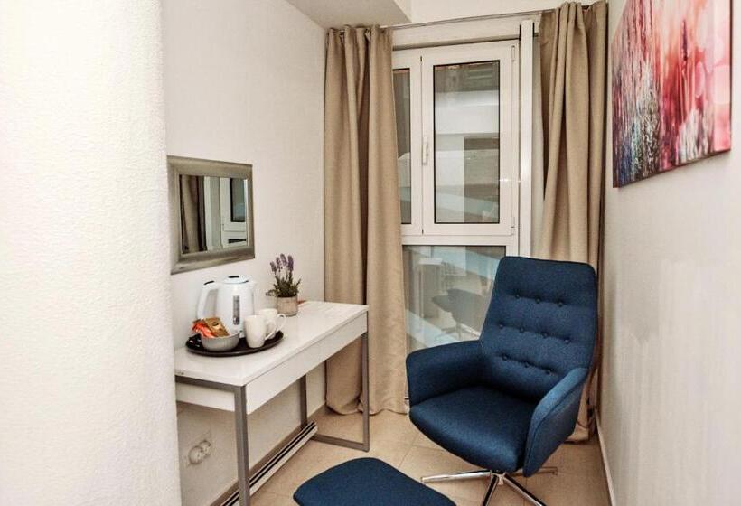 高级大房间, Centrooms Kovac