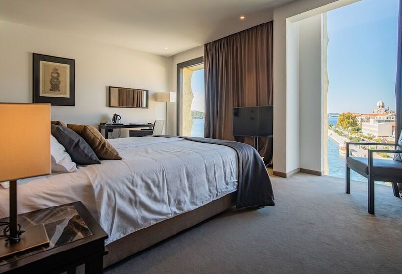 Номер Deluxe Вид на Море, Bellevue Superior City