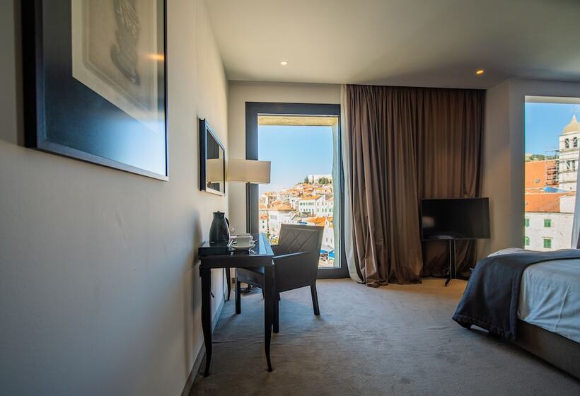 Номер Deluxe Вид на Море, Bellevue Superior City