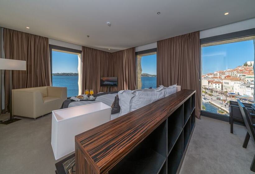 Номер Deluxe Вид на Море, Bellevue Superior City