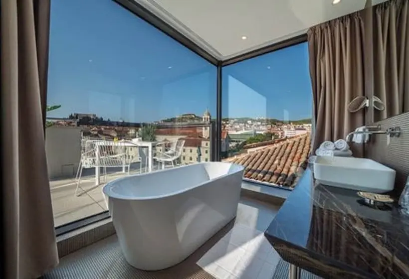 2 Bedroom Presidential Suite