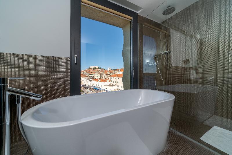 Номер Deluxe Вид на Море, Bellevue Superior City