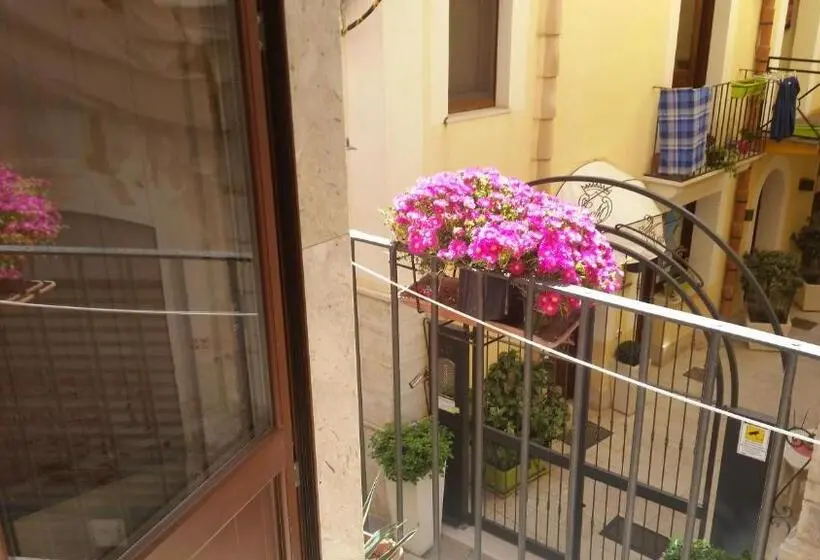اتاق استاندارد سه نفره, Gli Agrumi Rooms