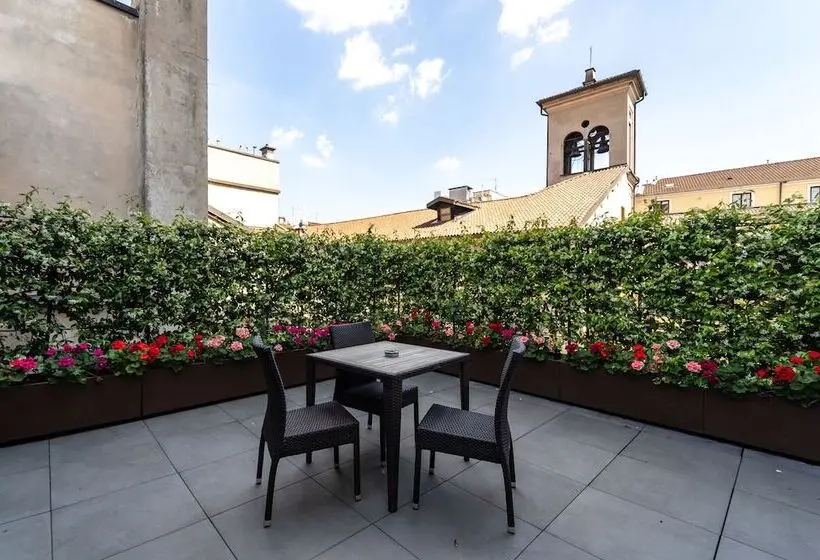 سوییت با چشم‌انداز باغ, Milano Castello