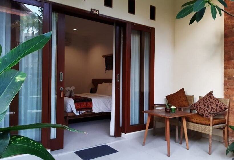 Номер Deluxe, Mina Pelasa