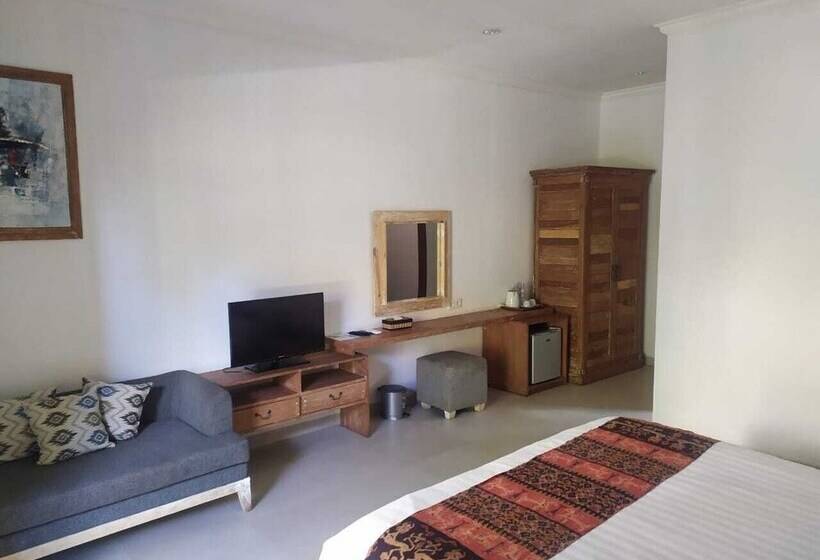 Номер Deluxe, Mina Pelasa