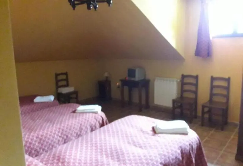 スタンダードトリプルルーム, La Casa Vieja En Valdeón