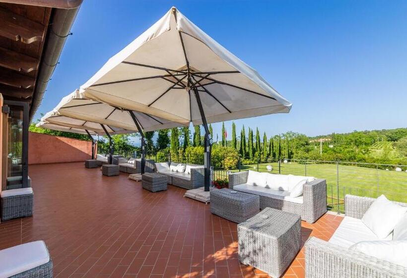 اتاق استاندارد با چشم‌انداز, Tenuta Quadrifoglio