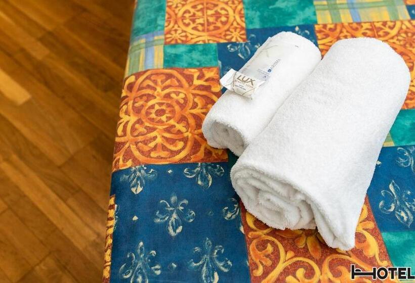 Standard Szoba, Youri Il Magnifico