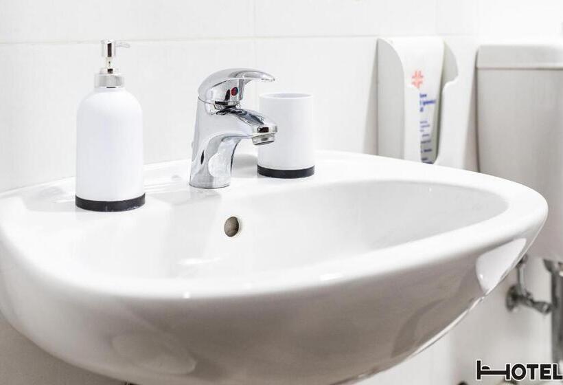 Standard Szoba, Youri Il Magnifico