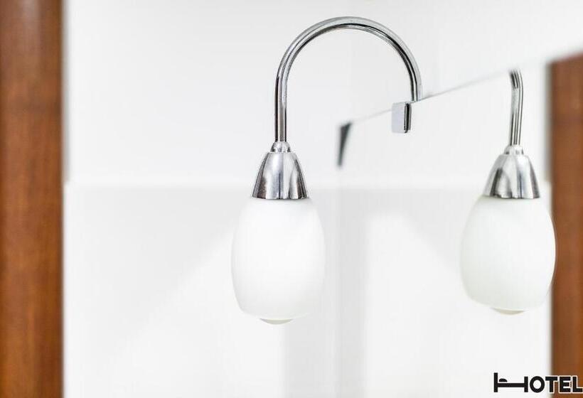 Standard Szoba, Youri Il Magnifico