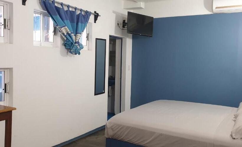 اتاق استاندارد, Hostal Azul Y Blanco
