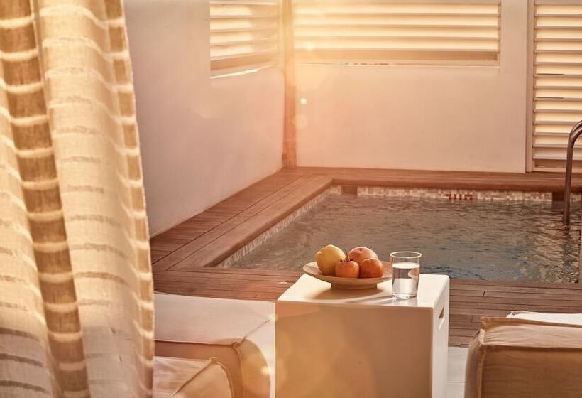 Люкс Вид на Море с Гидромассажем, 18 Grapes