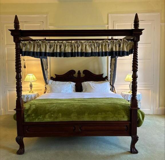 스탠다드 룸 킹사이즈 침대, Moresby Hall Country House