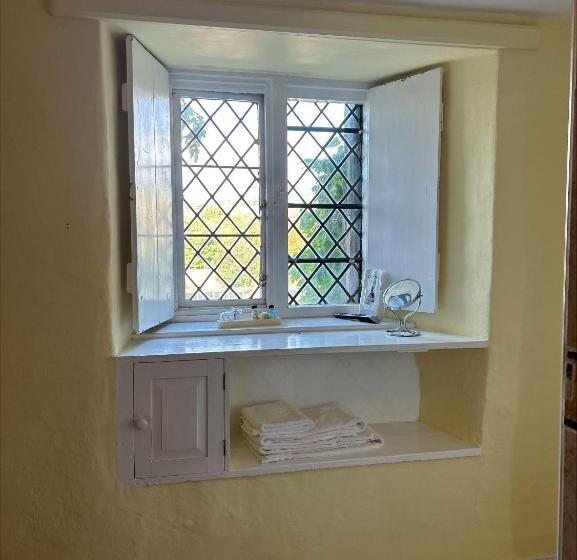 스탠다드 룸 킹사이즈 침대, Moresby Hall Country House