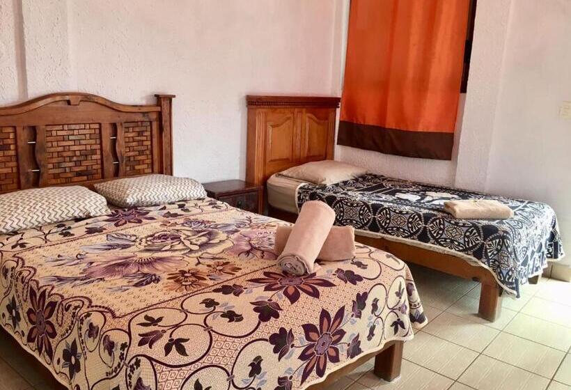 Трехместный Номер Стандарт с Видом, Posada Las Graditas