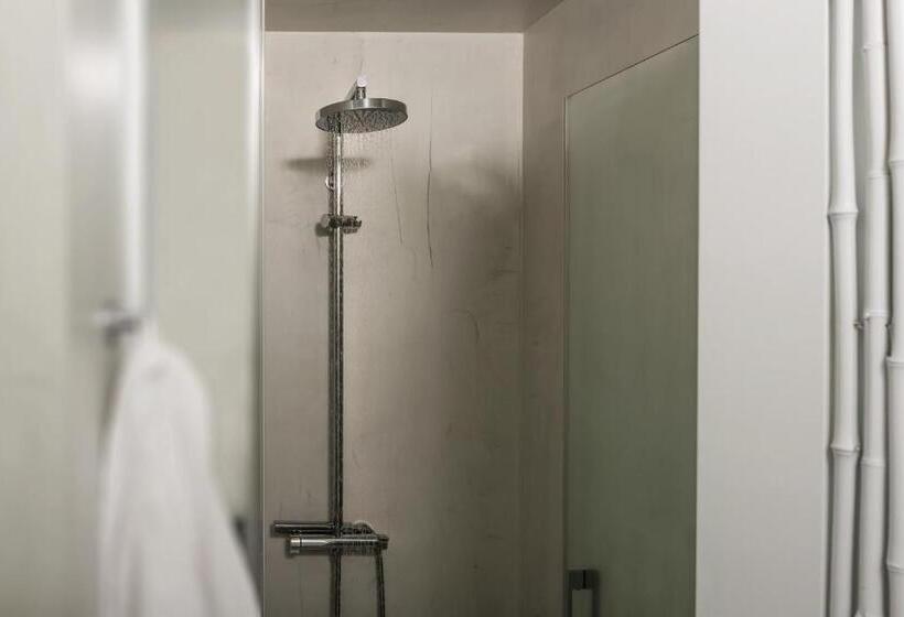 Полулюкс с Гидромассажем, Mythical Blue Luxury Suites