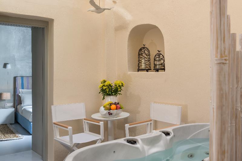 Полулюкс с Гидромассажем, Mythical Blue Luxury Suites