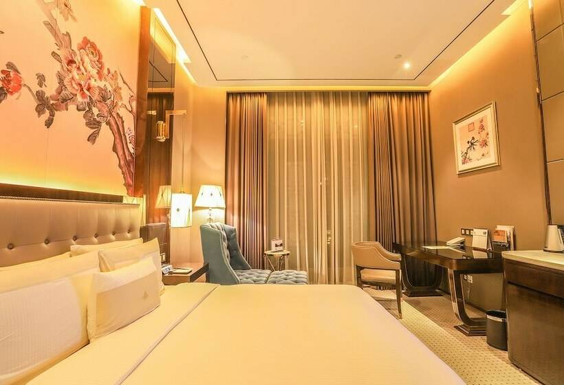 디럭스 룸 가든 전망, Royal Garden  Shanghai