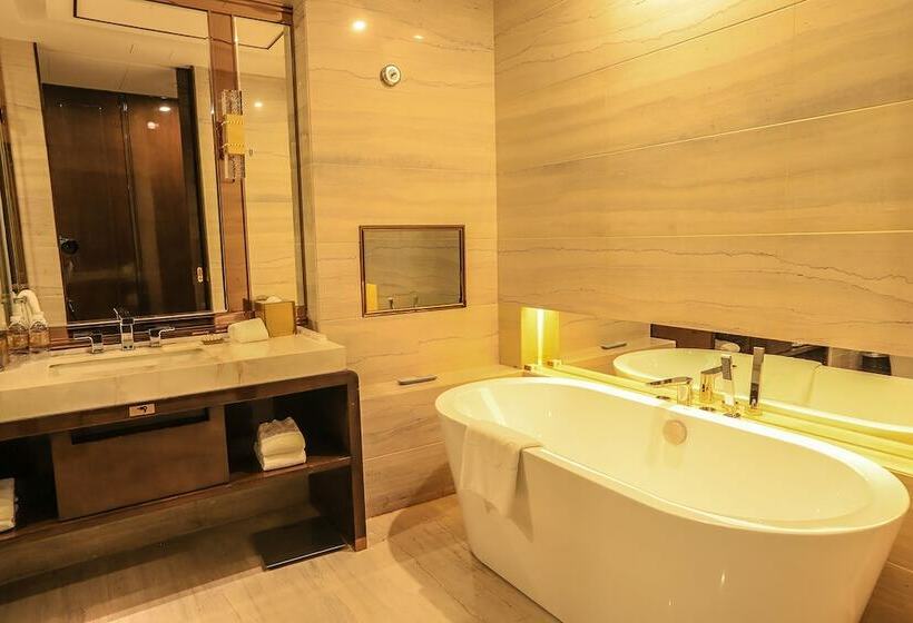 디럭스 룸 가든 전망, Royal Garden  Shanghai