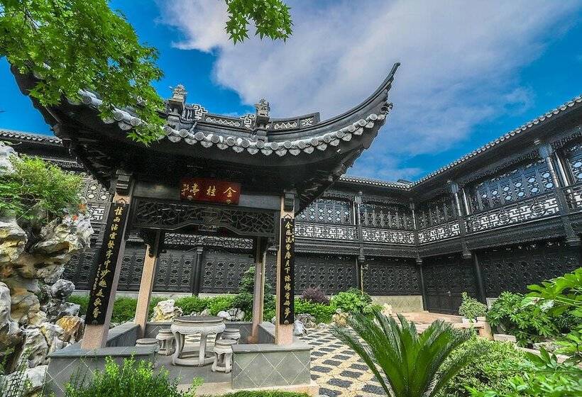 디럭스 룸 가든 전망, Royal Garden  Shanghai