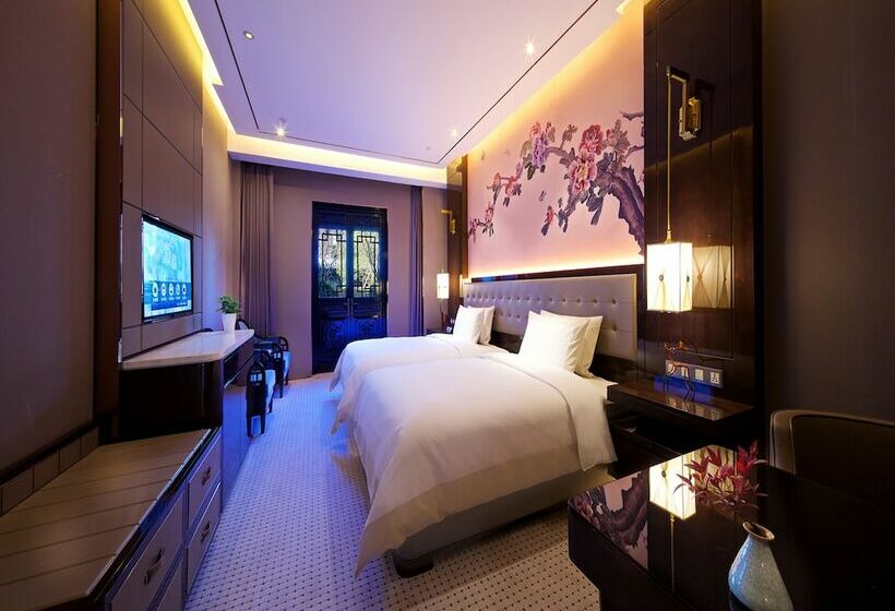 디럭스 룸 가든 전망, Royal Garden  Shanghai