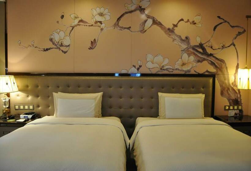 디럭스 룸 가든 전망, Royal Garden  Shanghai