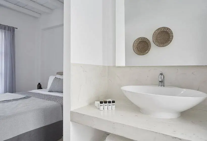プールビュースタンダードルーム, Mrs. Armelina By Mr&mrs White Hotels