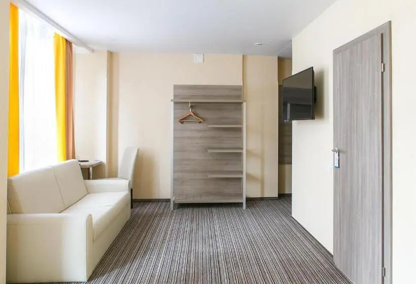Superior-huone, Raziotel Kyiv Yamska