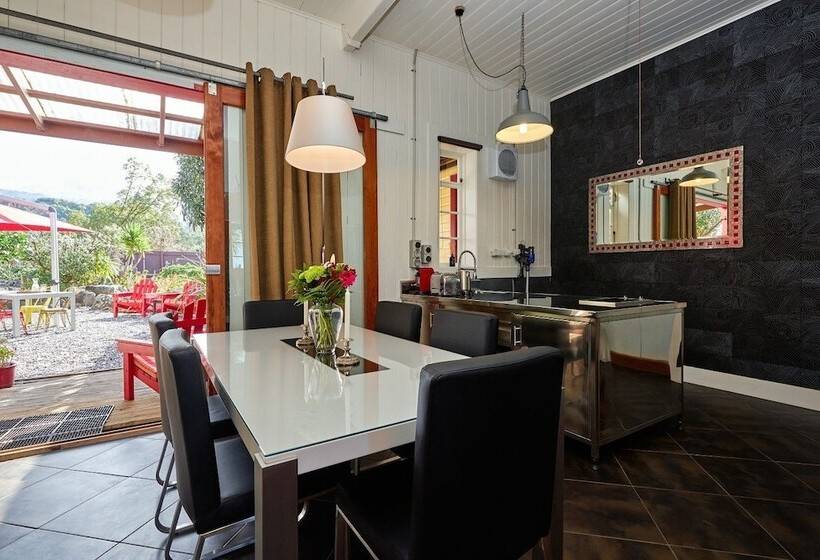 בית, 3 חדרי שינה, The Factory