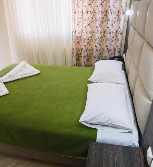 اتاق استاندارد یک نفره, Santa Rosa Hotel & Beach