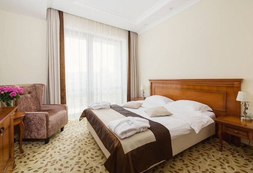 سوییت خانوادگی, Zvyozdny Hotel Wellness & Spa