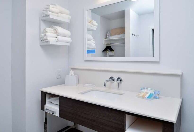 스위트, Home2 Suites By Hilton Montreal Dorval