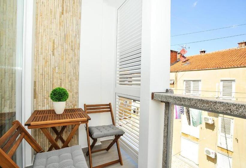 Апартаменты 1 Спальня с Балконом, Apartments & Rooms Mareta Exclusive