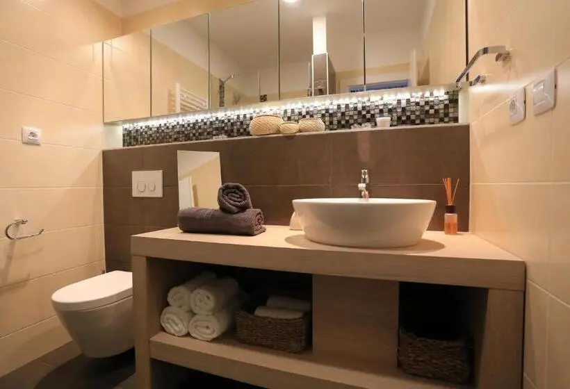 バルコニー付き１ベッドルームアパートメント, Apartments & Rooms Mareta Exclusive