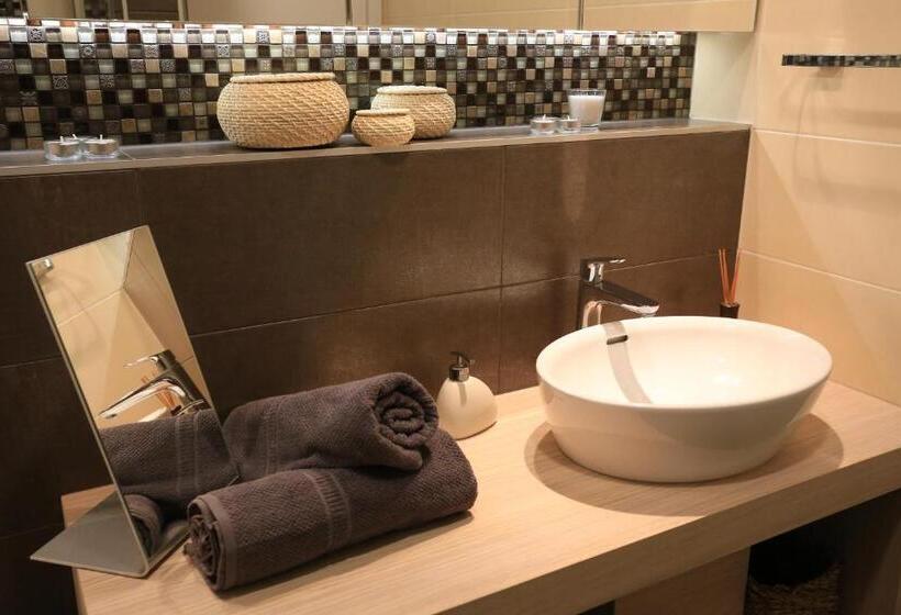 带1个卧室的带阳台的公寓, Apartments & Rooms Mareta Exclusive