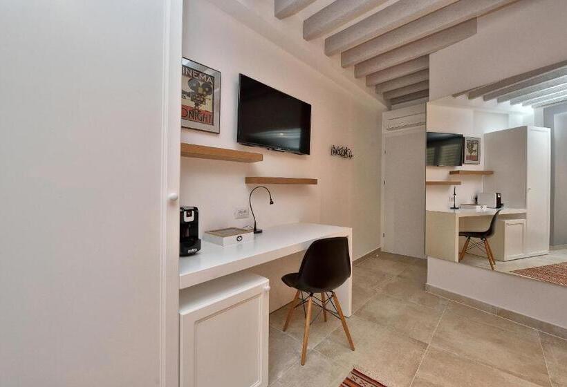 带城市景观的标准间, Apartments & Rooms Mareta Exclusive