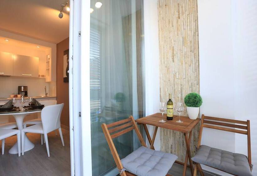 带1个卧室的带阳台的公寓, Apartments & Rooms Mareta Exclusive