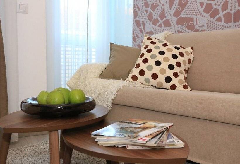 带1个卧室的带阳台的公寓, Apartments & Rooms Mareta Exclusive