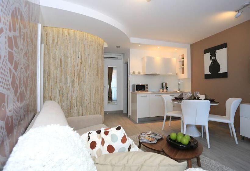 Апартаменты 1 Спальня с Балконом, Apartments & Rooms Mareta Exclusive