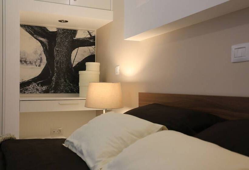 带1个卧室的带阳台的公寓, Apartments & Rooms Mareta Exclusive