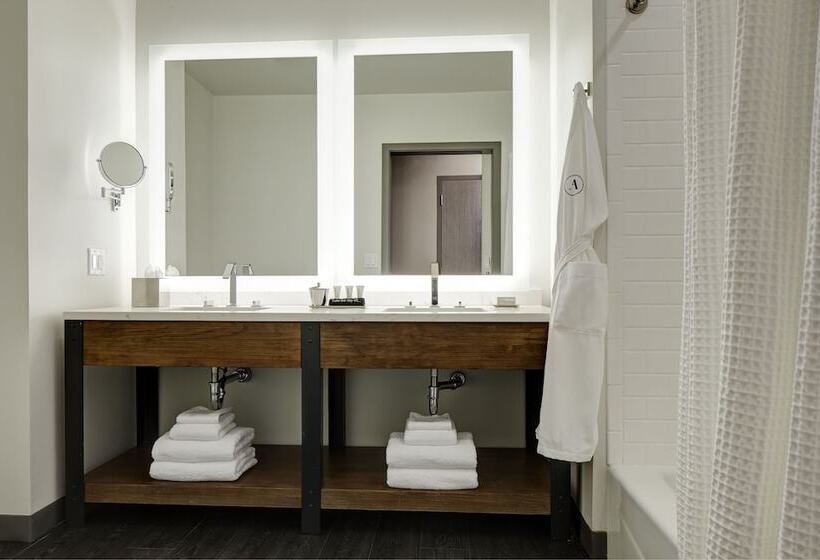 스탠다드 룸 킹사이즈 침대, Archer Hotel Boston/burlington