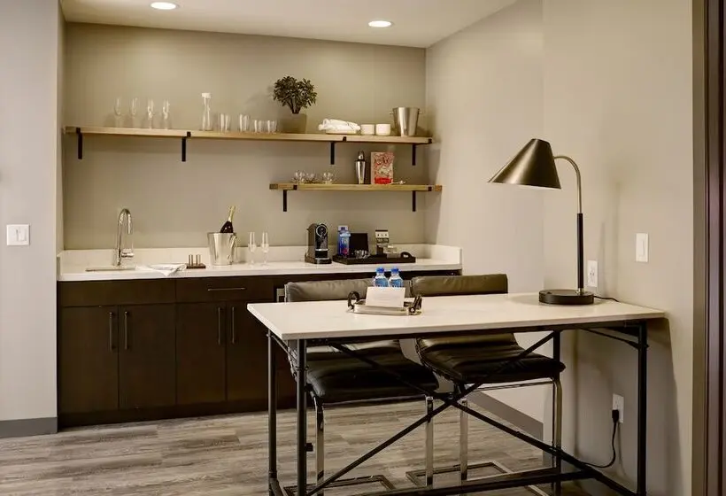 バルコニー付きスタンダードルーム, Archer Hotel Boston/burlington