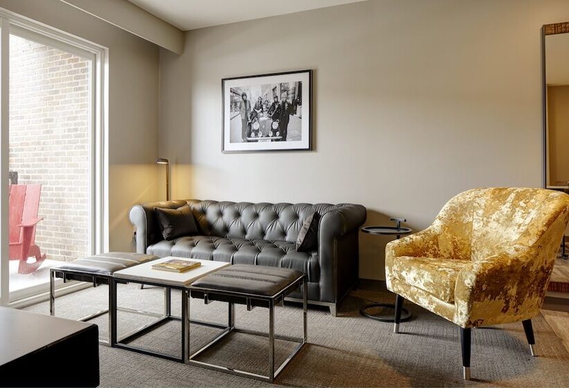 غرفة قياسية مزوَّدة بشُرفة, Archer Hotel Boston/burlington