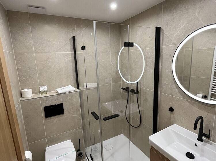 جناح, Resla Residence I, Ii