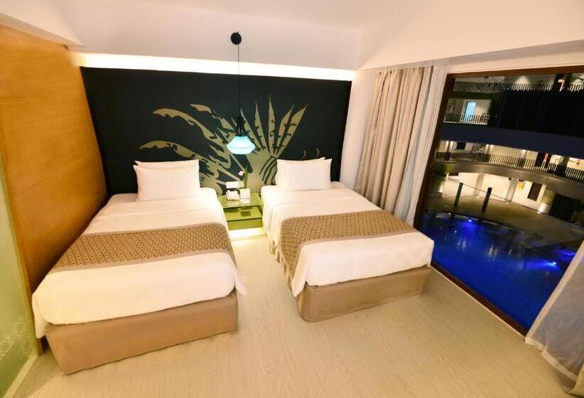 Standardzimmer mit Poolblick, Hue Hotels And Resorts Boracay Managed By Hii