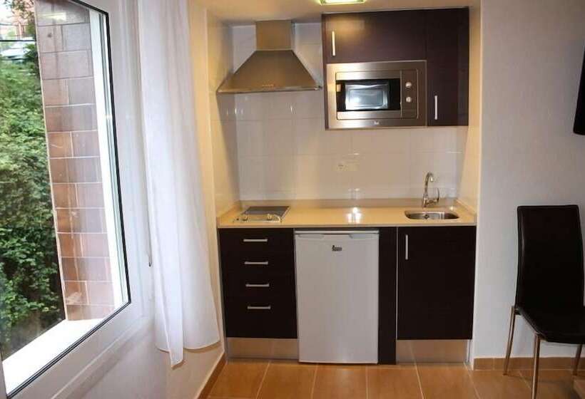 Апартаменты 1 Спальня, Hostal Rocamar
