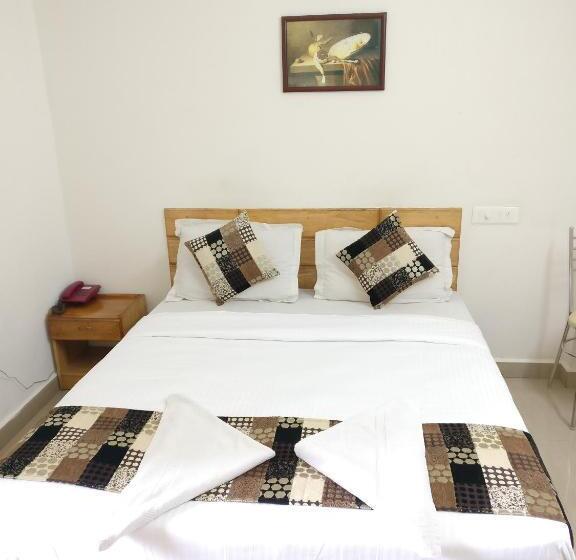 高级大房间, A V Residency